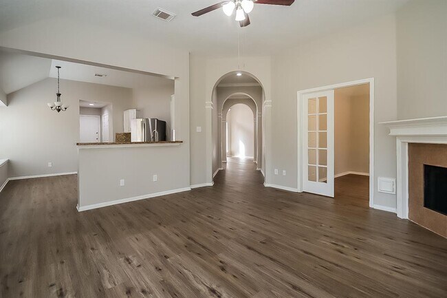 Foto del edificio - 3730 Oaklace Dr