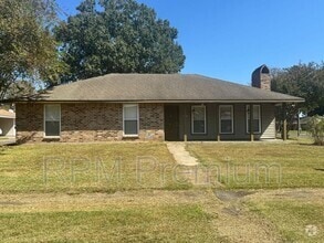 Building Photo - 2175 Deerwood Dr