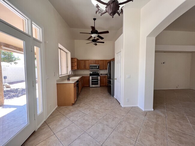 Building Photo - 7239 E Lobo Ave