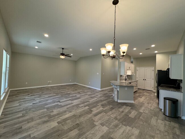 Building Photo - SOUTH BOSSIER BEAUTIY IN VICTORIA MEADOWS ...
