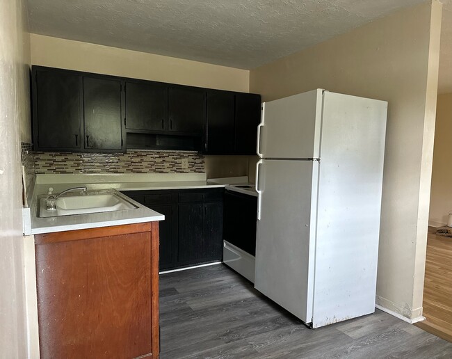 Building Photo - 1008 Anderson Pl