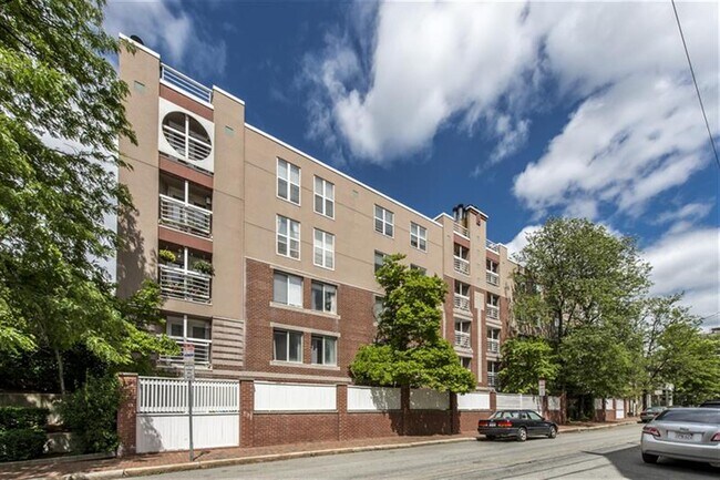 Foto del edificio - 348 Franklin St