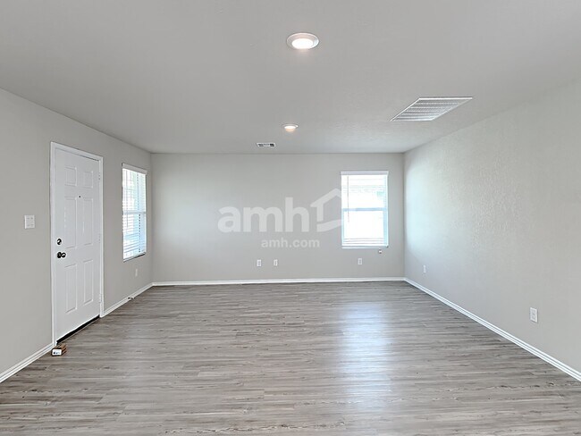 Building Photo - 10507 Varmus Dr