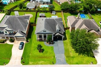 Building Photo - 8127 Edenwood Dr