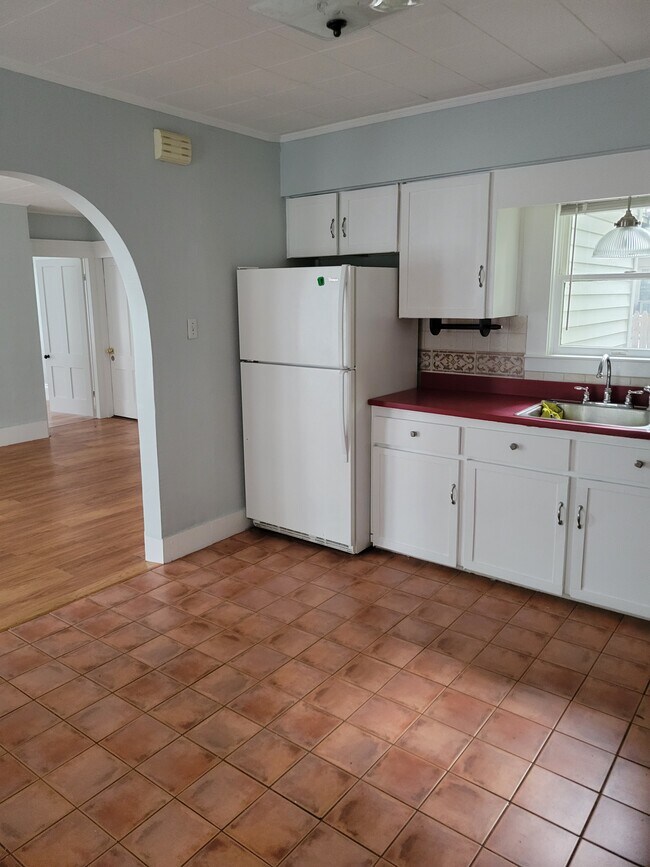 kitchen - 36 Franklin St
