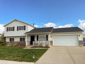 Building Photo - 1624 W 525 S