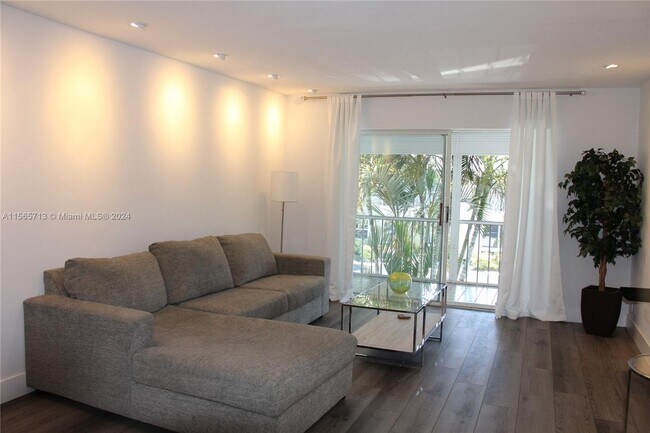 Foto del edificio - 6397 Bay Club Dr