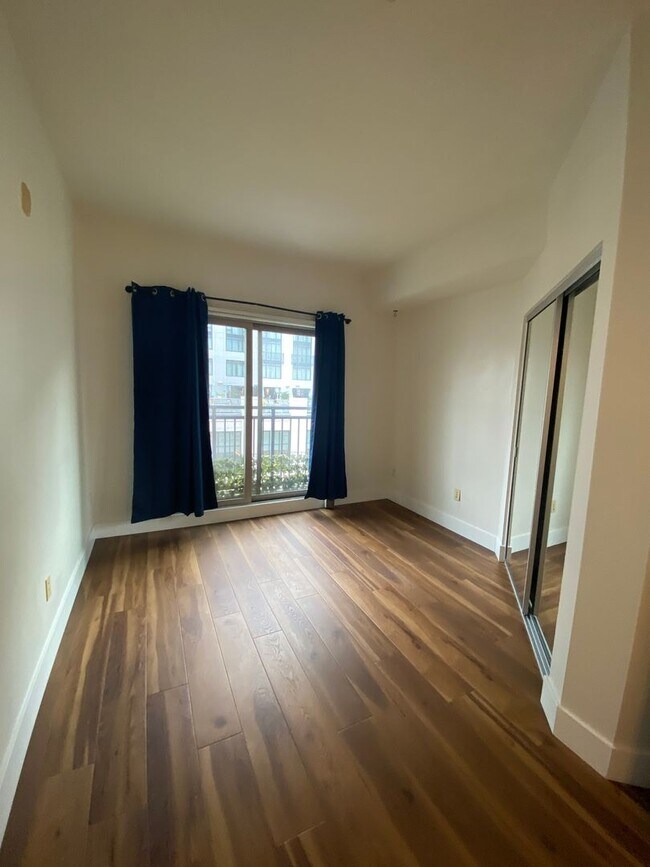 Foto del edificio - 450 J St