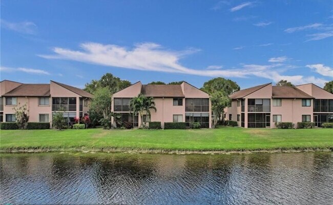 Foto del edificio - 2210 SW 92nd Ter