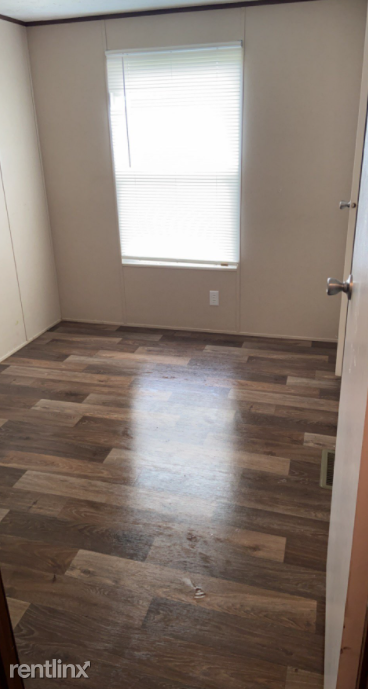 Building Photo - 3 br, 2 bath Mobile Home - 150 Thorn Lane