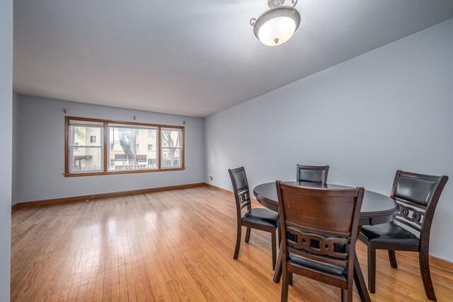 Building Photo - 2521 W Berwyn Ave