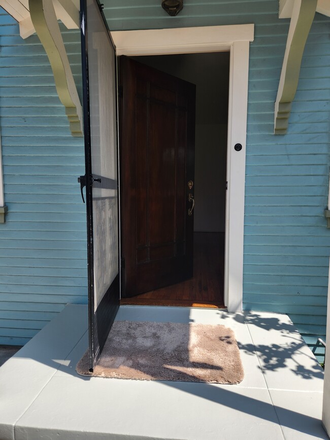 Building Photo - 612 Coronado Ave