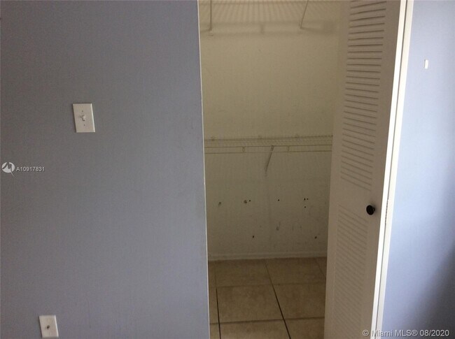 Building Photo - 10510 SW 157th Ct