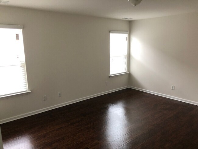 Building Photo - 18 Millie Ln