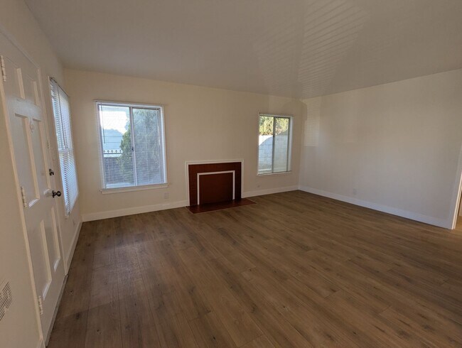 Foto del edificio - 6208-6210 S Fairfax Ave