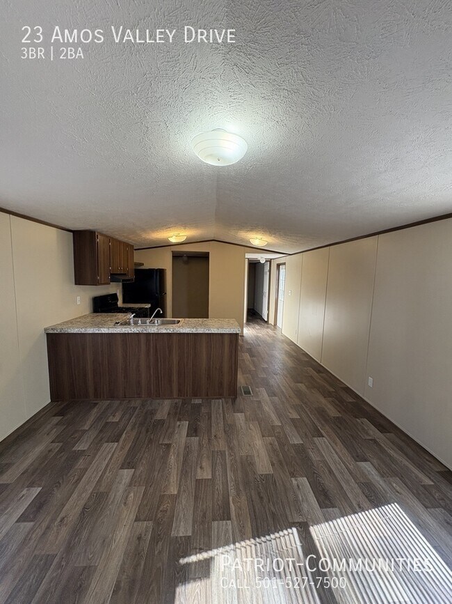 Foto del edificio - 23 Amos Valley Dr