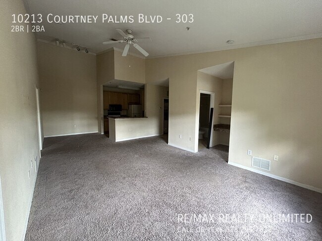 Foto del edificio - 10213 Courtney Palms Blvd