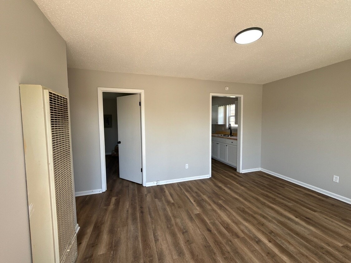 Building Photo - 129 E Jefferson St