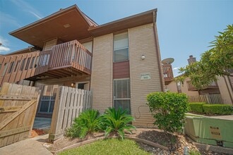 Building Photo - 12905 Woodforest Blvd