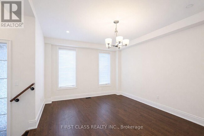 Photo du bâtiment - 9382 Bayview Ave