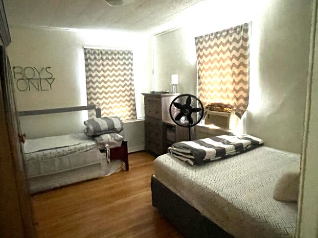 Building Photo - 23 Orchard St