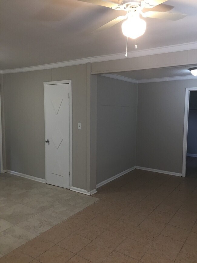 Foto del edificio - Don’t Miss Out! Look, Lease, and Live Specials EXTENDED to January 31st!