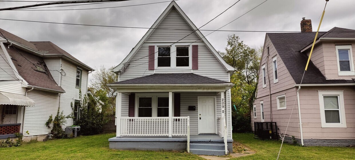 Primary Photo - 209 N Grimes St