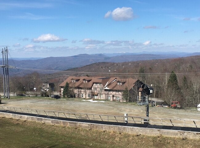 Building Photo - 1005 Beech Mountain Pky