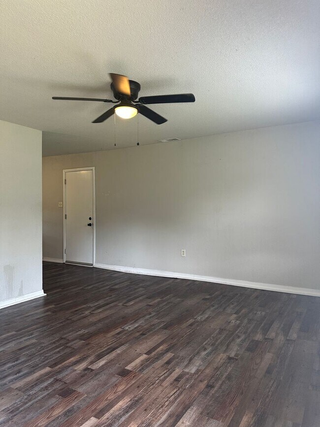 Foto del edificio - $1,100.00 MOVE-IN-SPECIAL