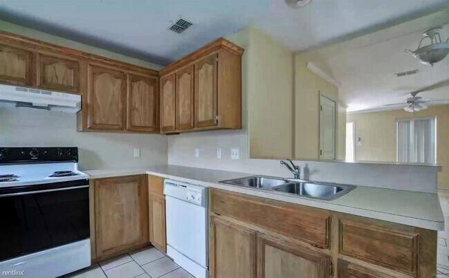 Building Photo - 2 br, 1.5 bath 4plex - 1903 Maria Isabel Dr A
