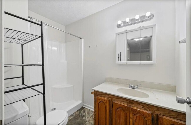 Foto del edificio - 101 Avalon Blvd