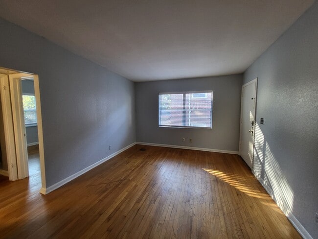 Building Photo - 2648 Dellwood Ave