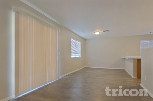 Foto del edificio - 23683 W Huntington Dr
