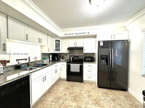 Building Photo - 850 SW 138th Ave