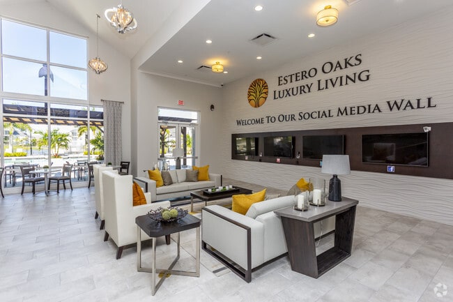 Interior Photo - Evergreen Estero
