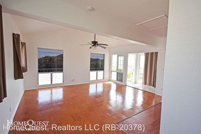 Building Photo - 1402 Onioni St