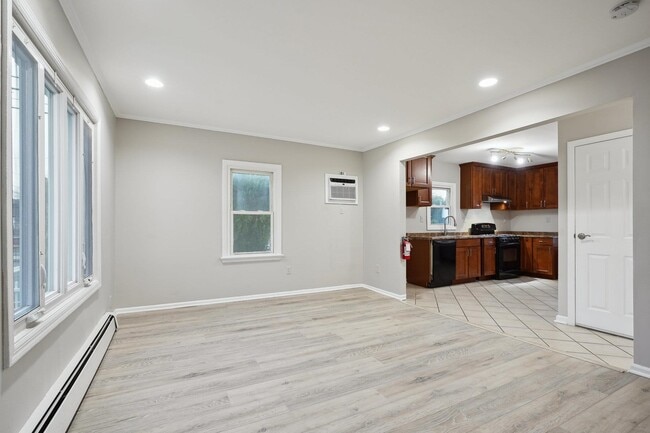 Building Photo - 118 Central Ln