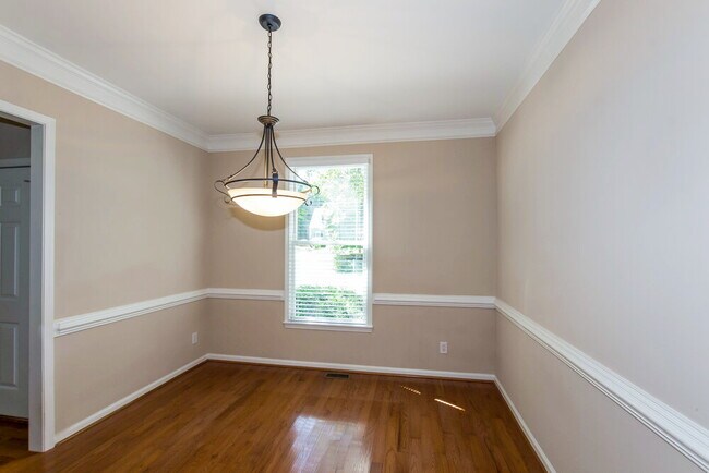Foto del edificio - 9003 Mapledale Ct