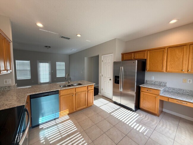 Building Photo - 1110 Oak Pond Dr