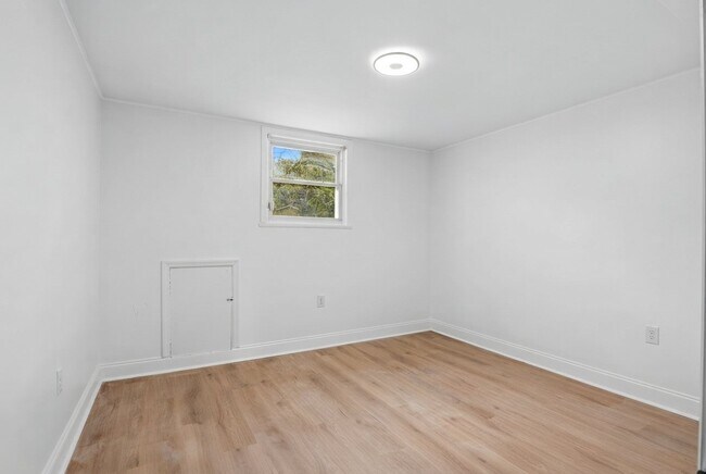 Building Photo - 439 N Edgemont Cir NW