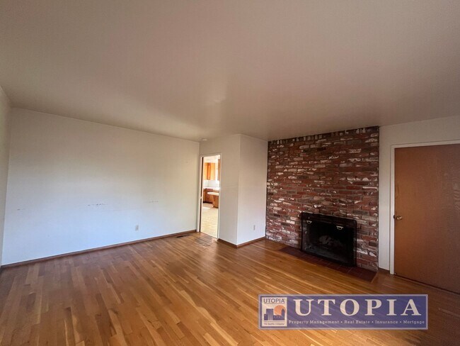 Foto del edificio - 2 Bed 1 Bath Single Family Home Right Next...