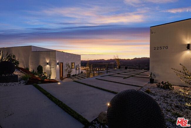 Foto del edificio - 22570 S Summit Ridge Cir