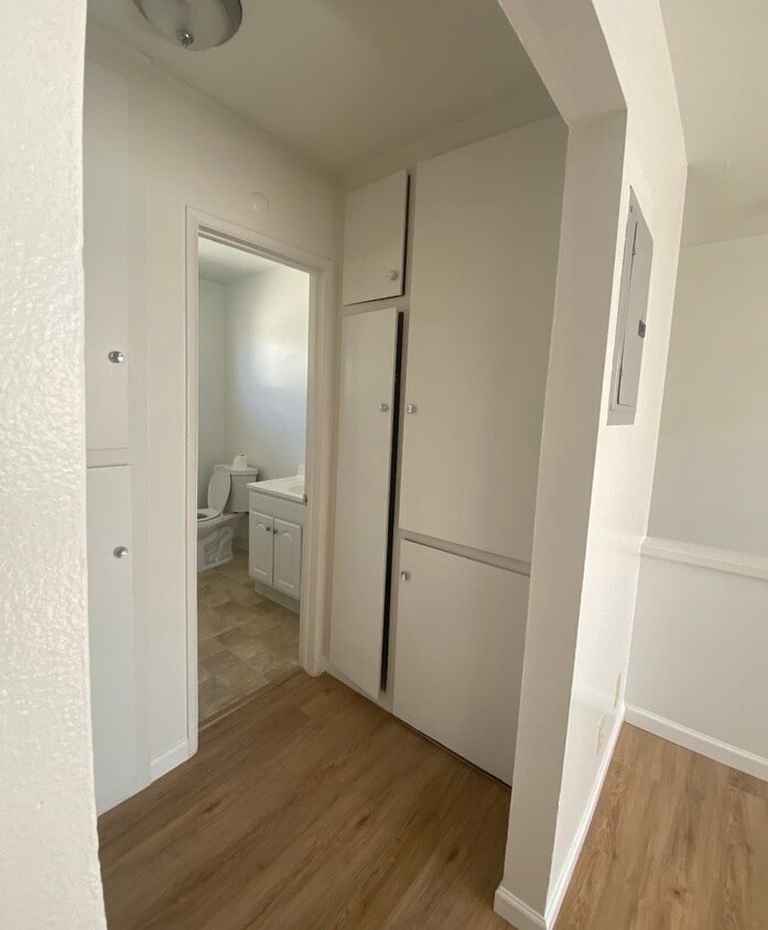 Building Photo - 1711 W 144th St