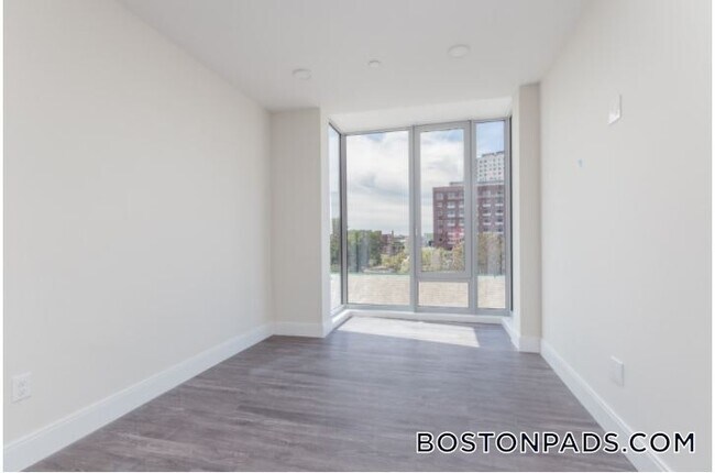 Foto del edificio - 1065 Tremont St