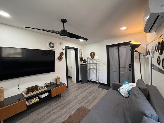 Foto del edificio - 168 NW 53rd St