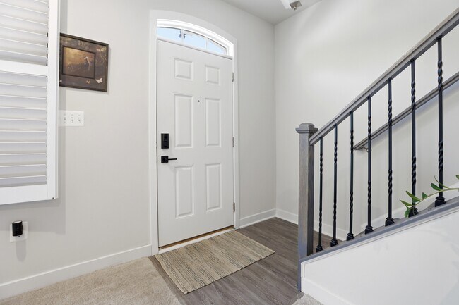 Foto del edificio - 4915 Crest View Dr