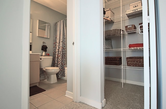 Building Photo - 1243 S Michigan Ave