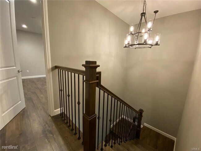 Foto del edificio - 3 br, 3 bath Townhome - 516 N El Molino Ave