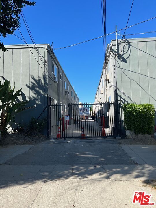 Building Photo - 18325 Malden St