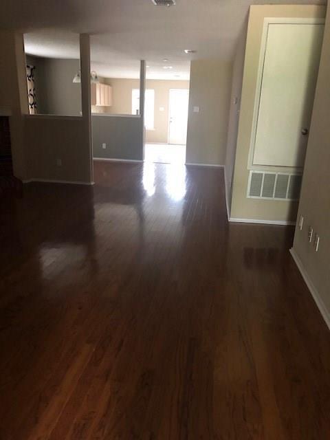Building Photo - 2512 Red Oak Dr